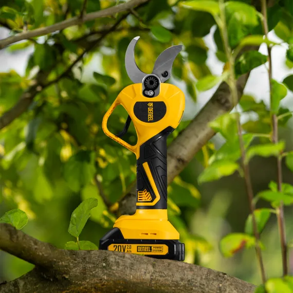 Секатор аккумуляторный, бесщет., CP-40BL, Li-Ion, 20 В, лезвия SK5 Denzel