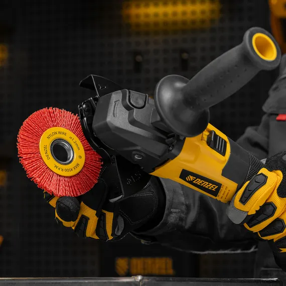 Щетка для УШМ, 100 мм, Плоская, нейлоновая щетина, посадка 22,2 мм Denzel