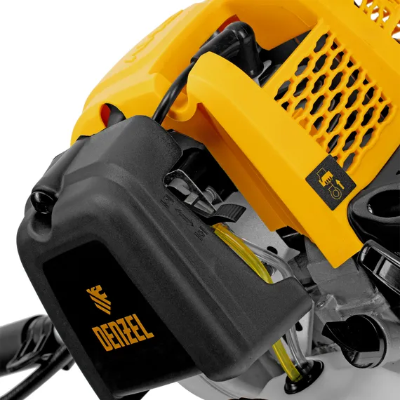 Триммер бензиновый DTL-31-4T, 4-тактный, 31 см3, неразъемная штанга, состоит из 2 частей Denzel